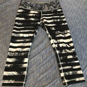 Like-new Lululemon 3/4 capris in a size 8